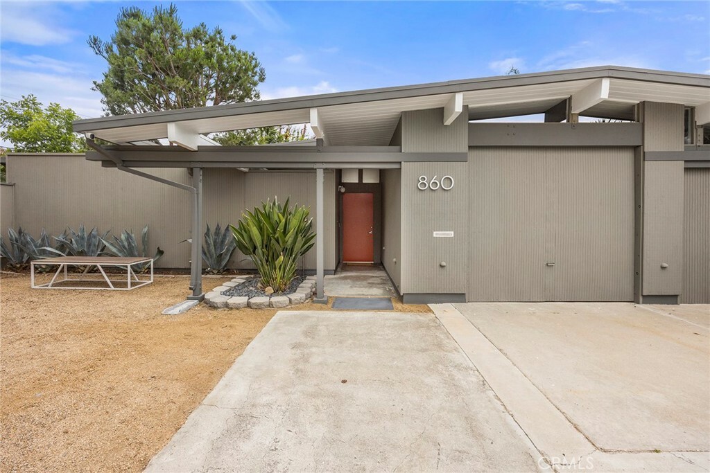Property Photo:  860 S Cedarwood Street  CA 92869 