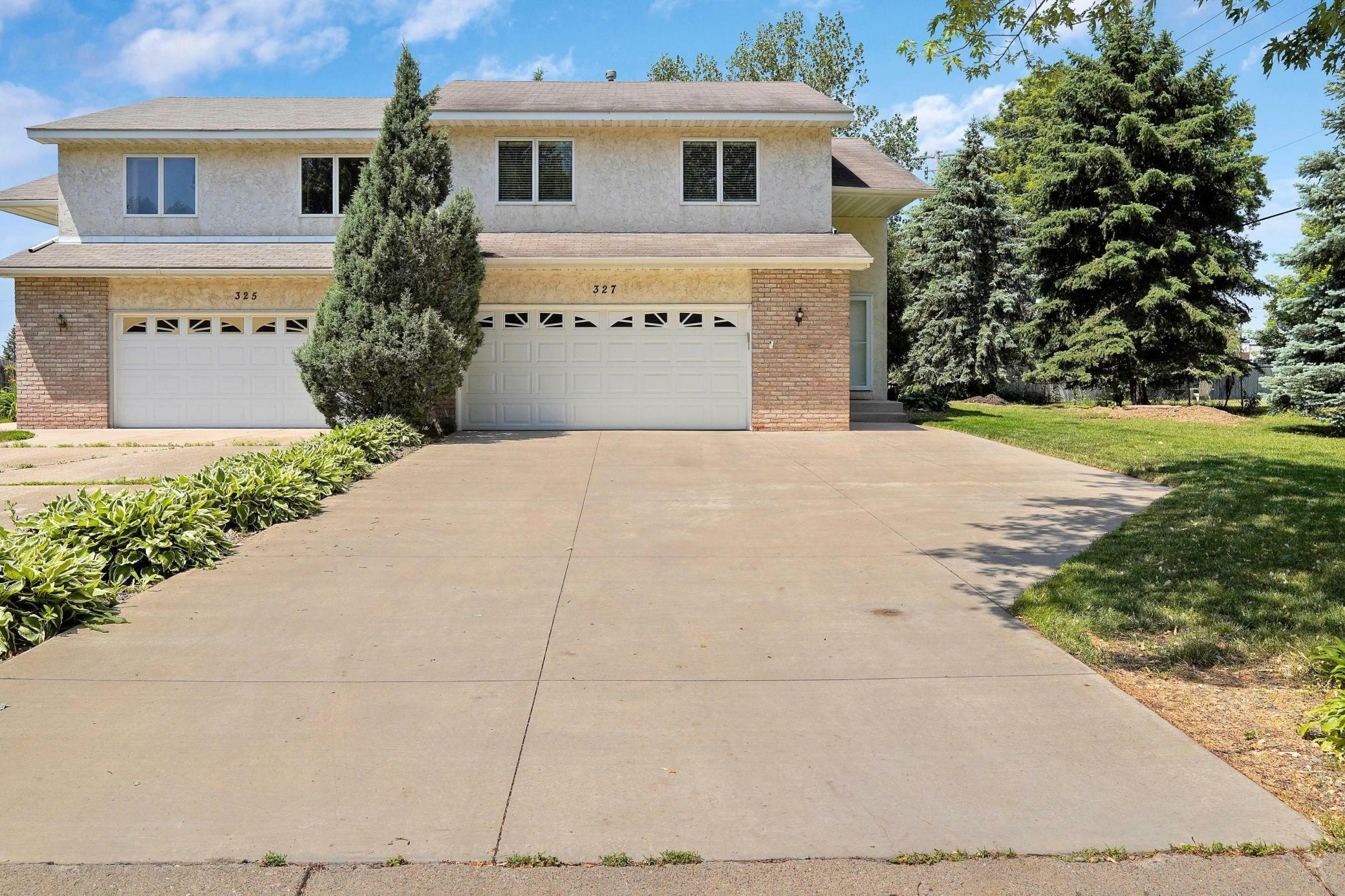 Property Photo:  327 Berkshire Lane N  MN 55441 