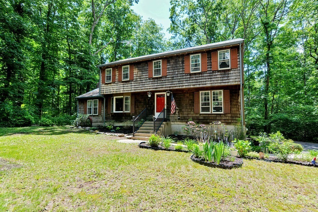 Property Photo:  5 Oak Ter  MA 01757 