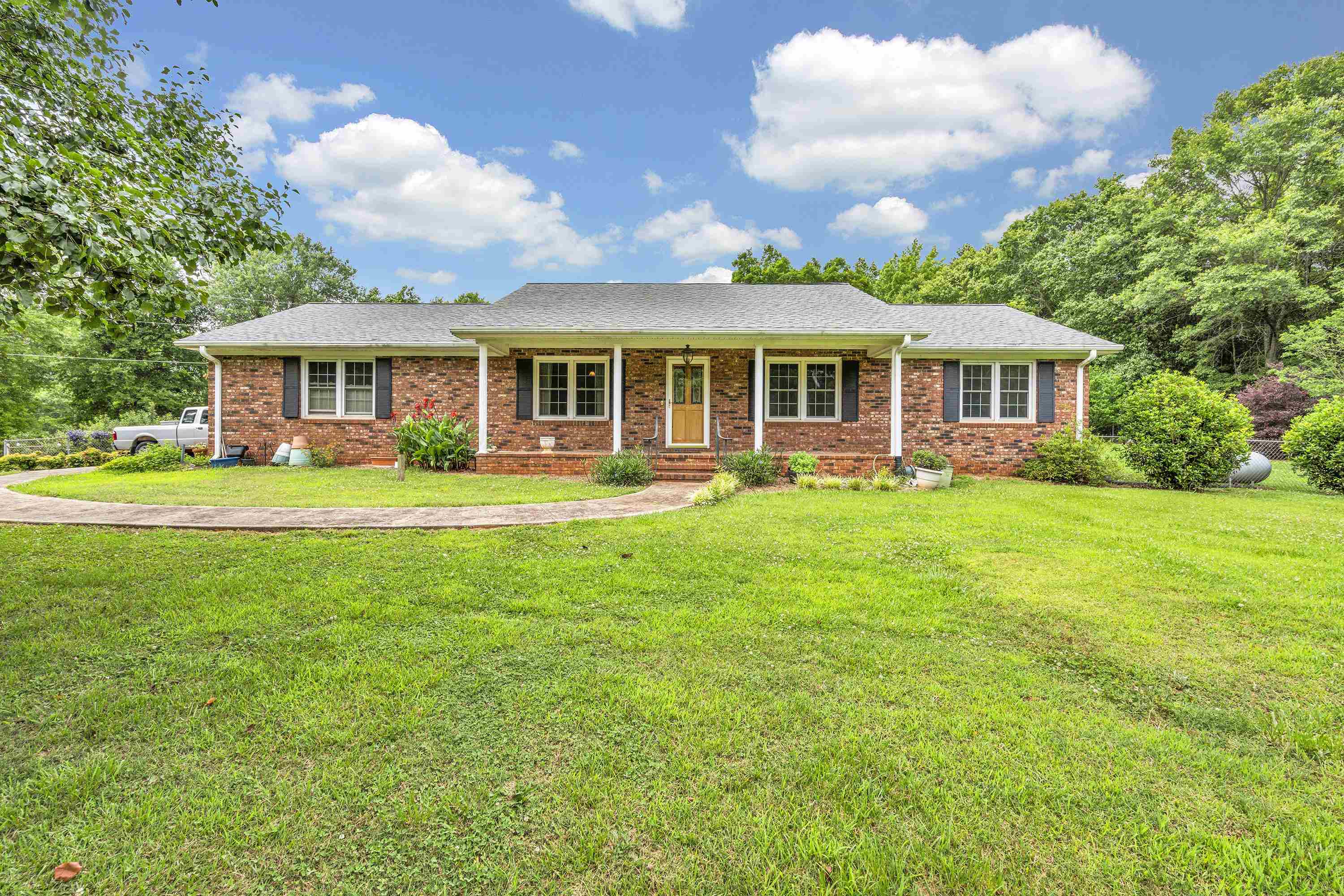 Property Photo:  1040 Knollwood Acres Road  SC 29316 