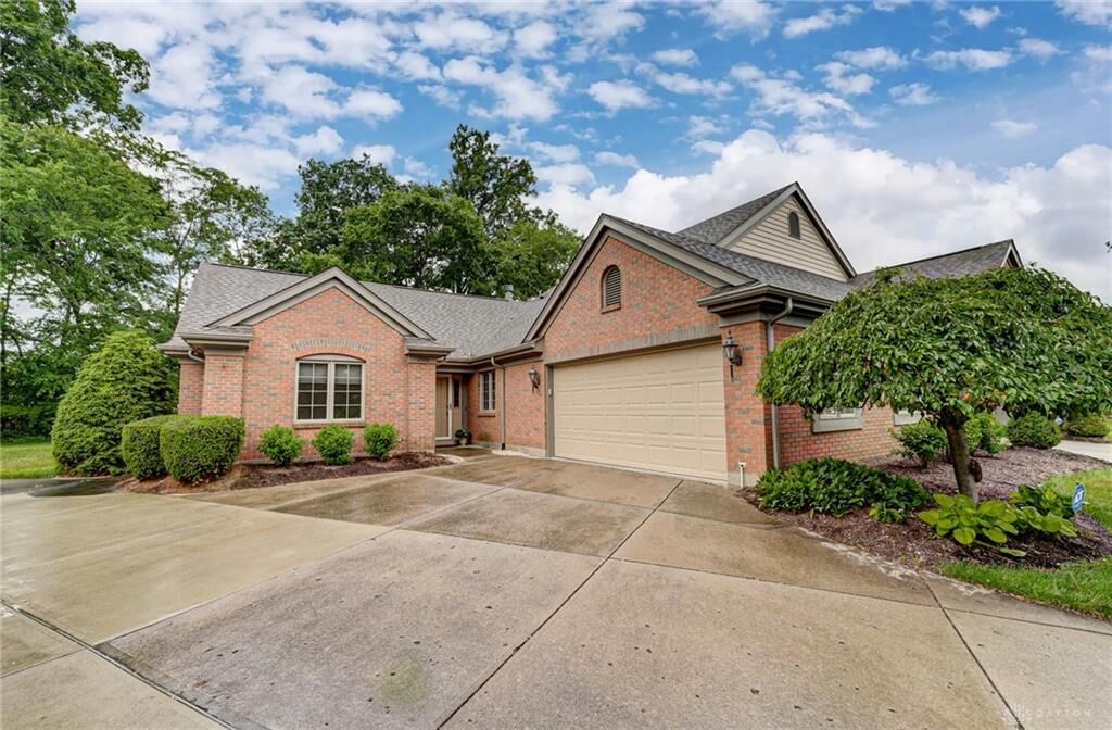Property Photo: 2580 Vienna Estates Drive OH 45459