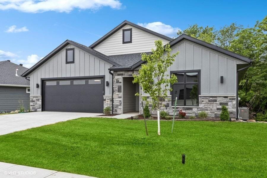 Property Photo:  787 American Pharaoh Dr  IA 52240 