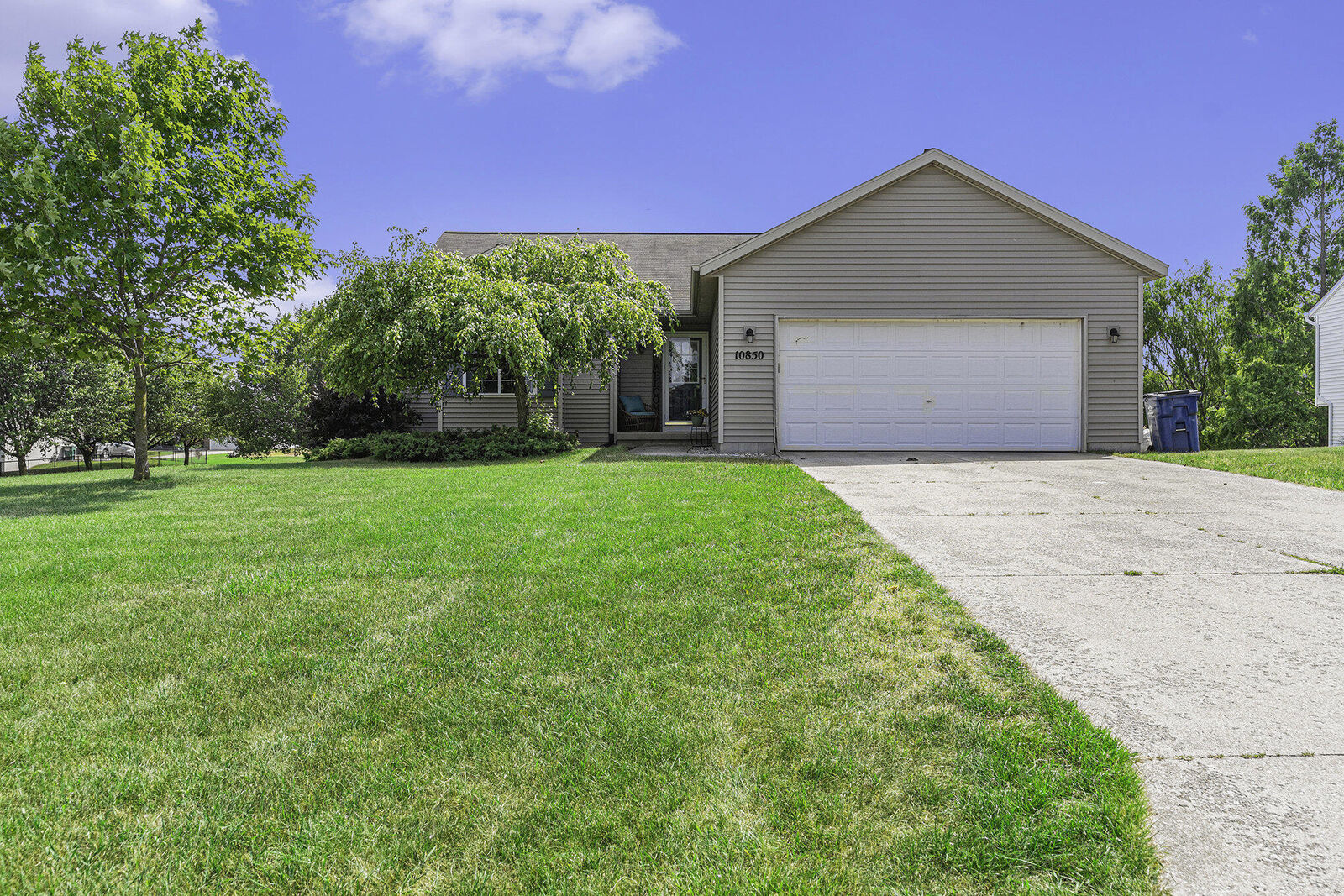 Property Photo: 10850 Wood Ridge Drive MI 49464