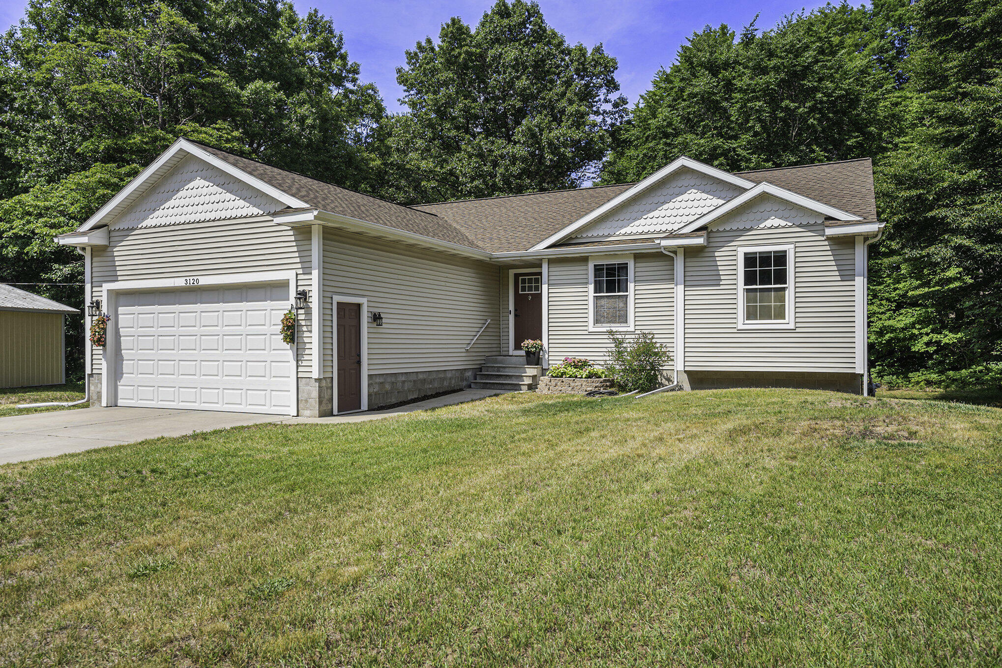 Property Photo:  3120 S Dangl Court  MI 49415 