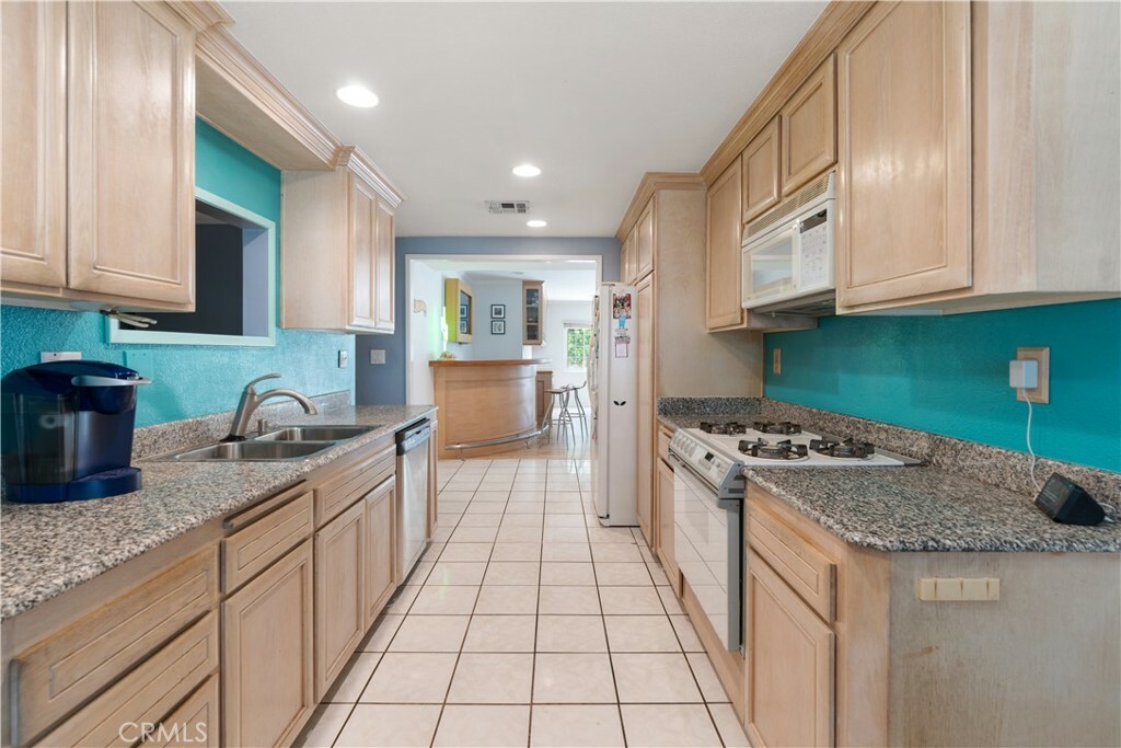 Property Photo:  20209 Septo Street  CA 91311 