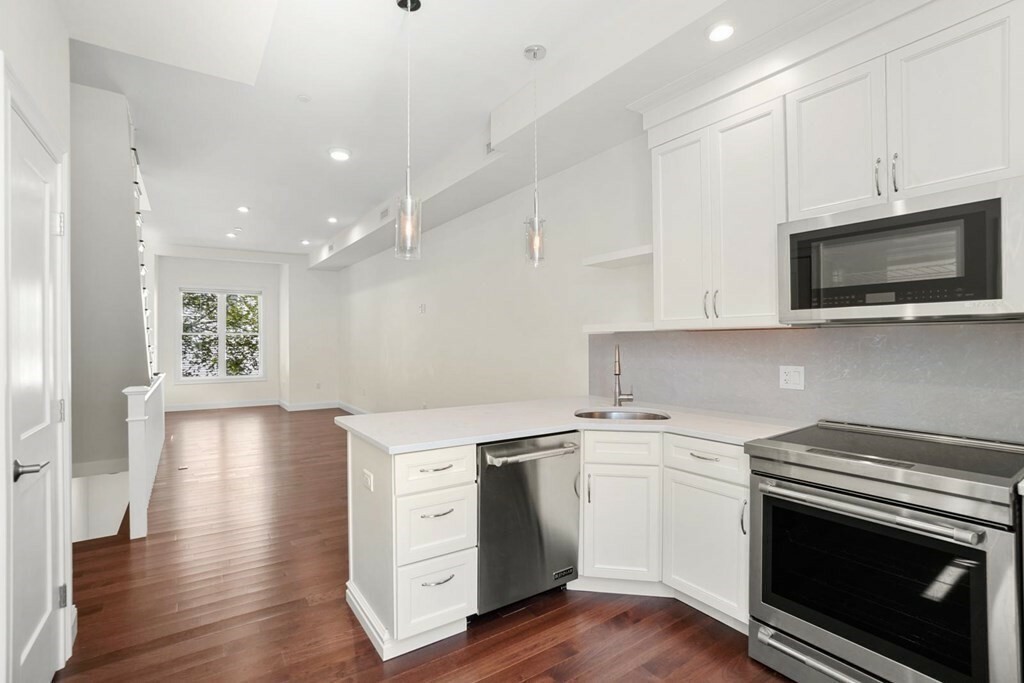 Property Photo:  160 Clark Street Th  MA 02139 