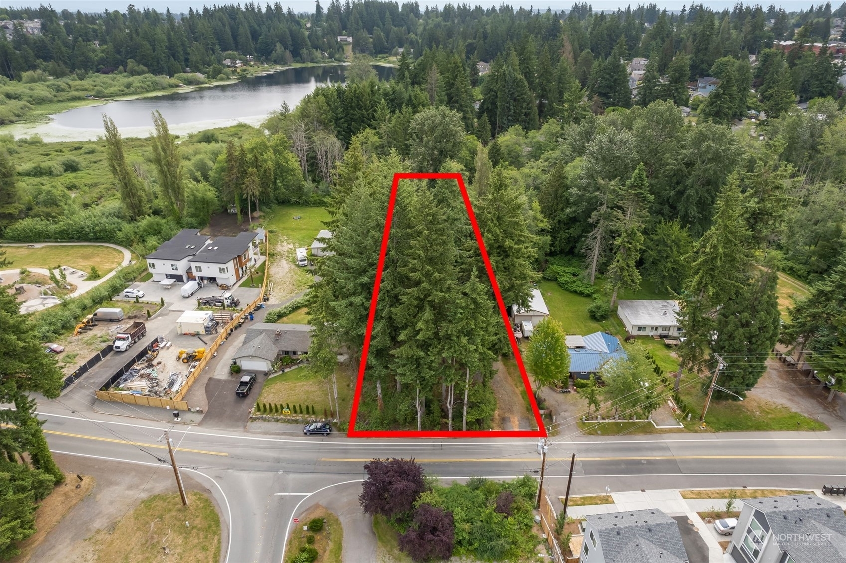 Property Photo:  13617 Manor Way  WA 98087 