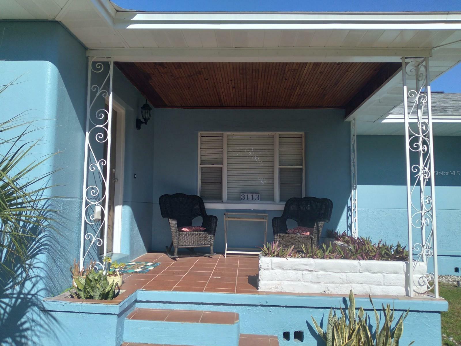 Property Photo: 3113 W Pine Street FL 33607