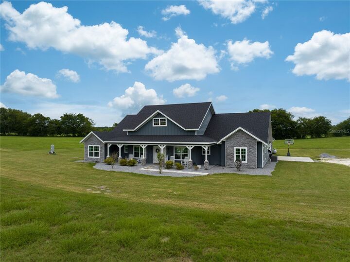 Property Photo: 4499 SW State Road 45 FL 32669