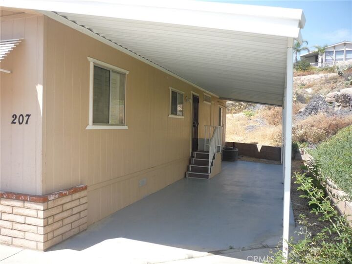 Property Photo: 1536 S State Street 207 CA 92543