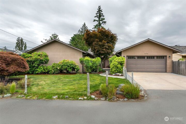 Property Photo:  21712 85th Place W  WA 98026 