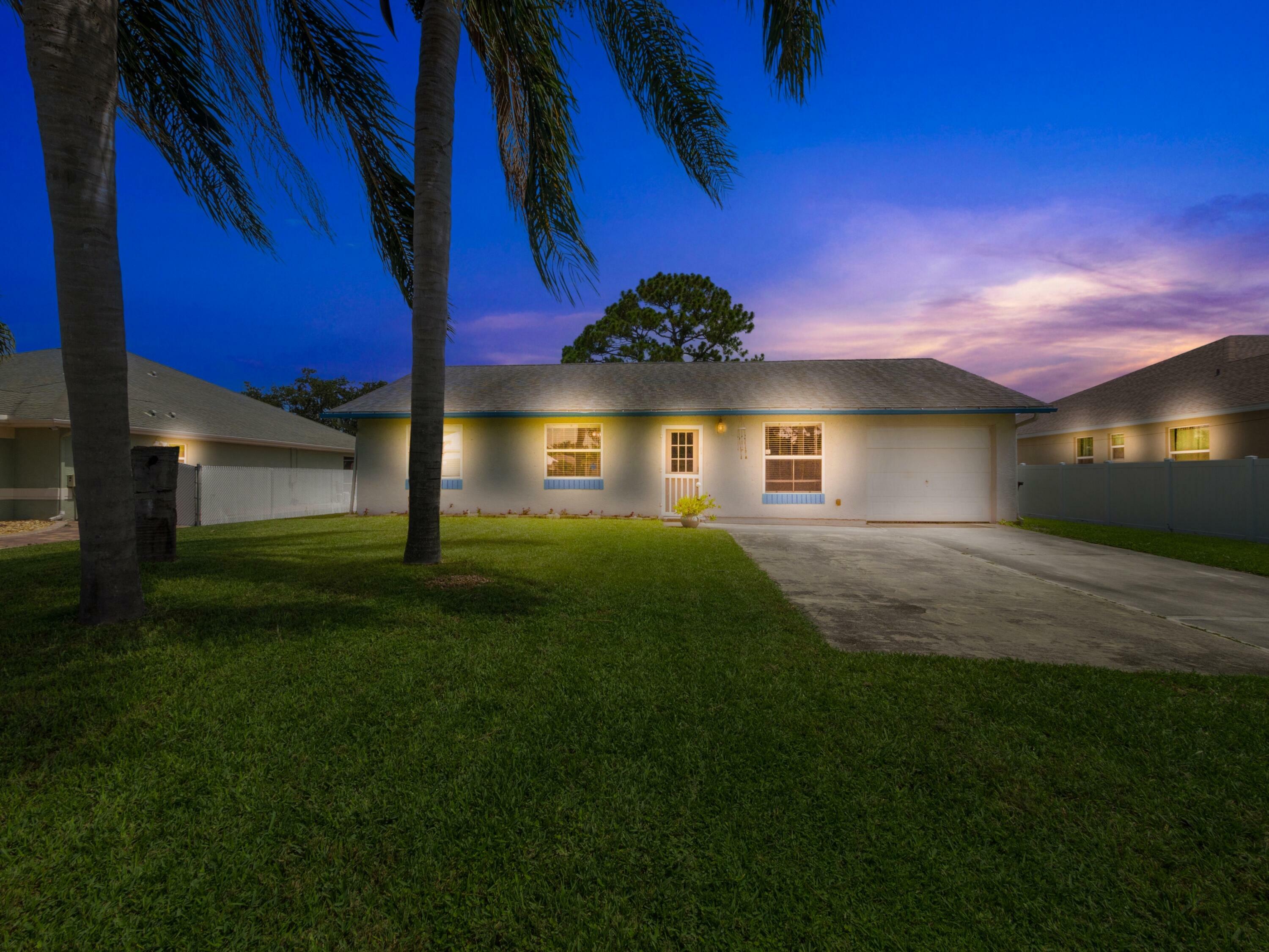 Property Photo:  587 SW Lakehurst Drive  FL 34983 