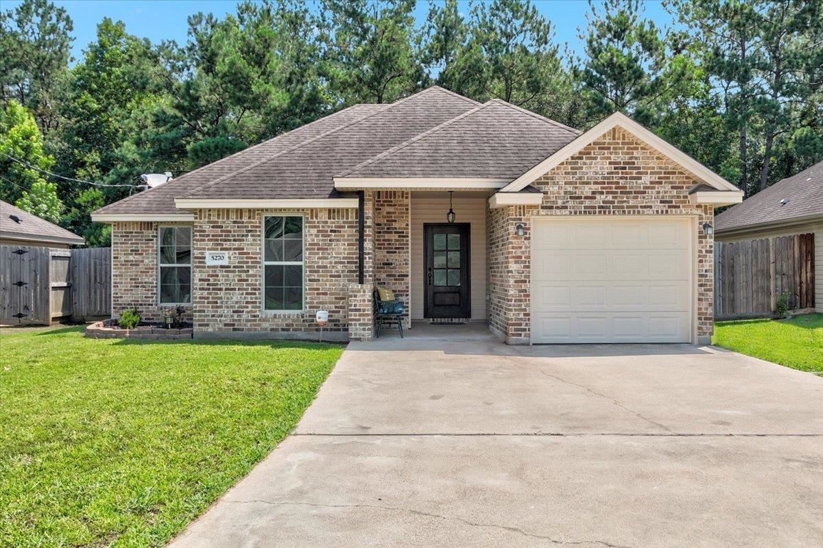 Property Photo:  5270 Springwood Loop  TX 77657 