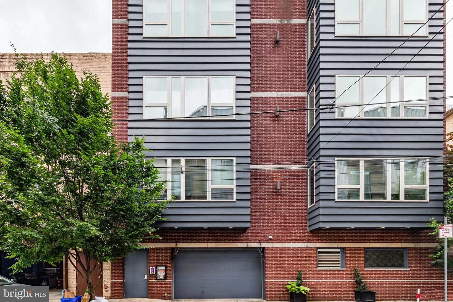 Property Photo: 1233 Bainbridge Street 35 E PA 19147