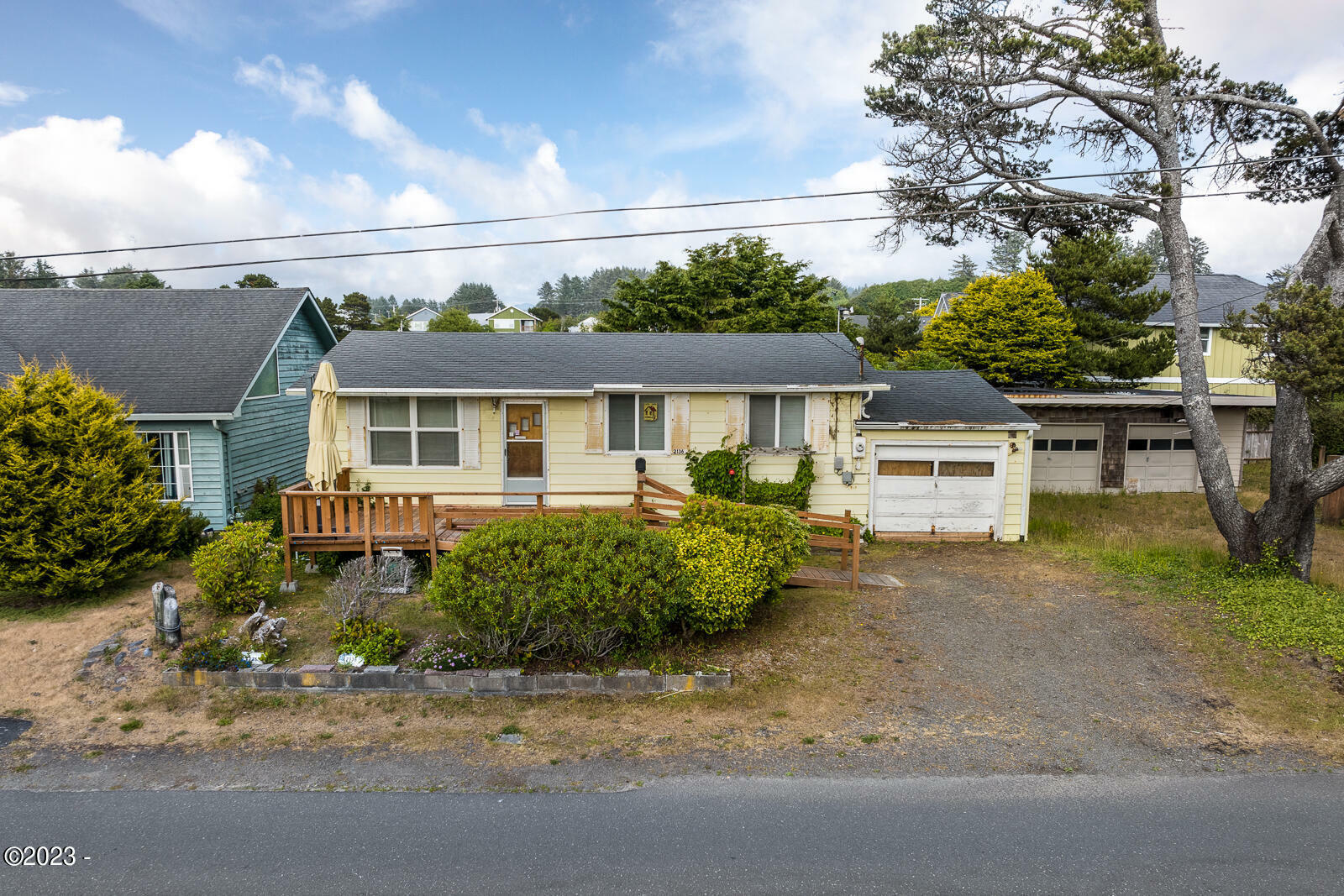 Property Photo:  2136 NW Jetty Avenue  OR 97367 