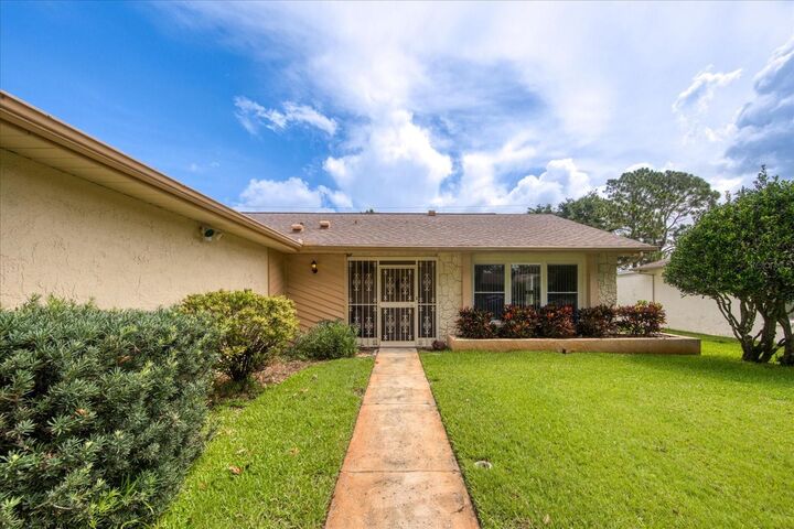Property Photo:  1602 Glengarry Drive  FL 34684 