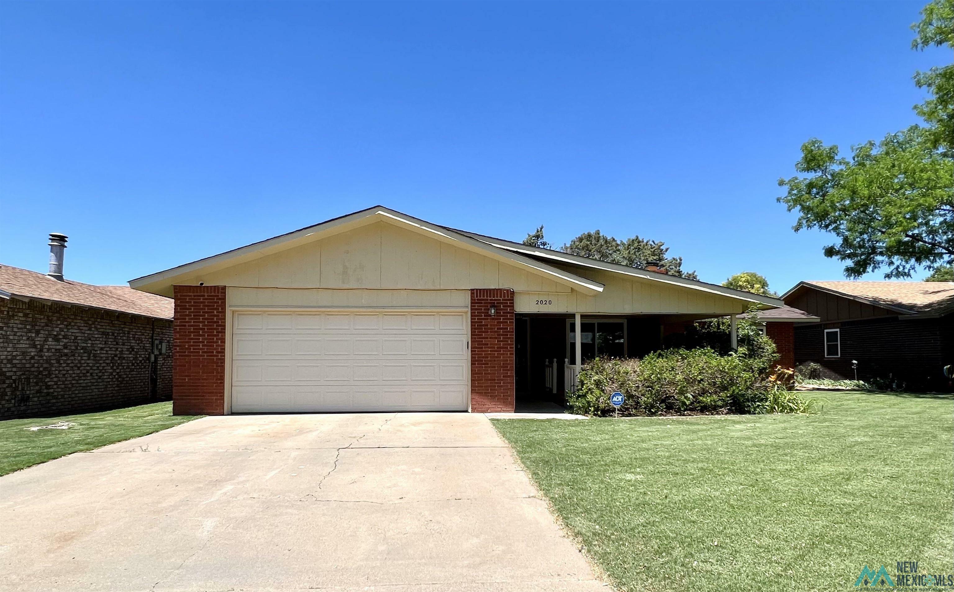 Property Photo: 2020 Glenarm Drive NM 88101