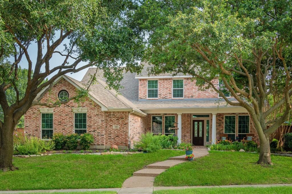 Property Photo:  620 Creek View Drive  TX 75078 