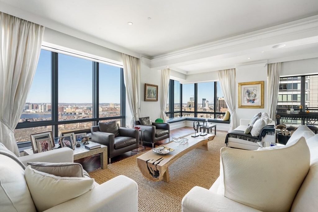 Property Photo:  2 Avery Street 30ef  MA 02111 