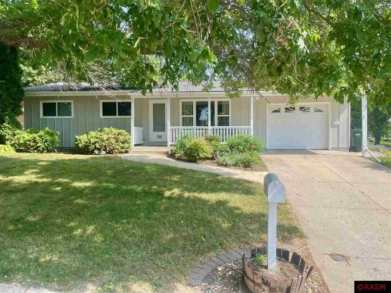 Property Photo: 725 W Traverse Road MN 56082