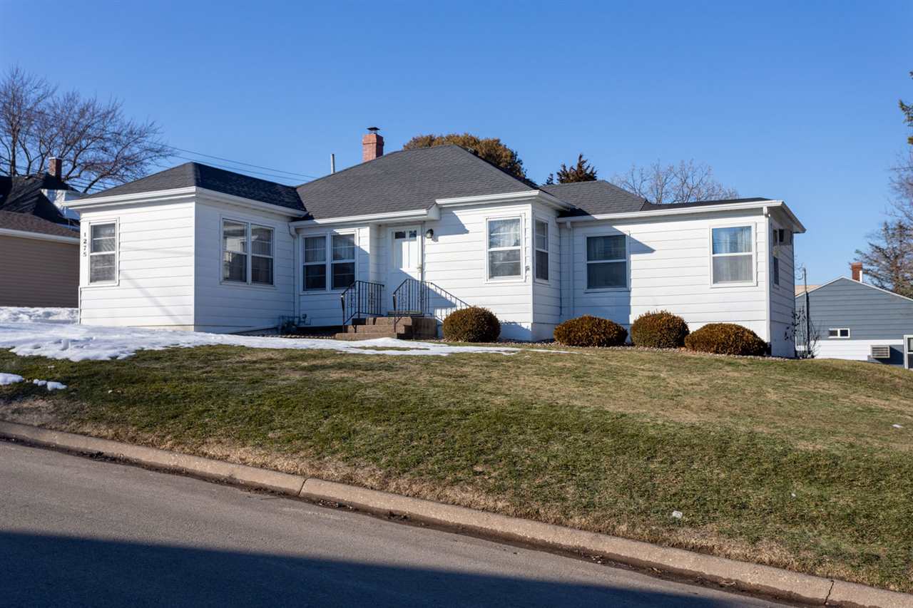 Property Photo:  1275 Adeline Street  IA 52003 