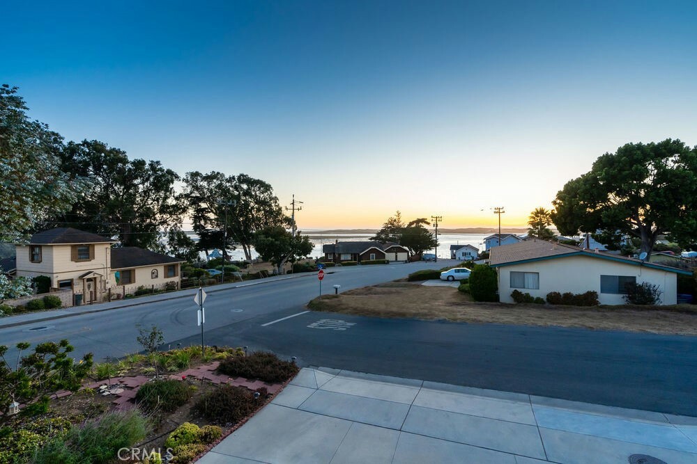 Property Photo:  218 Barlow Lane  CA 93442 