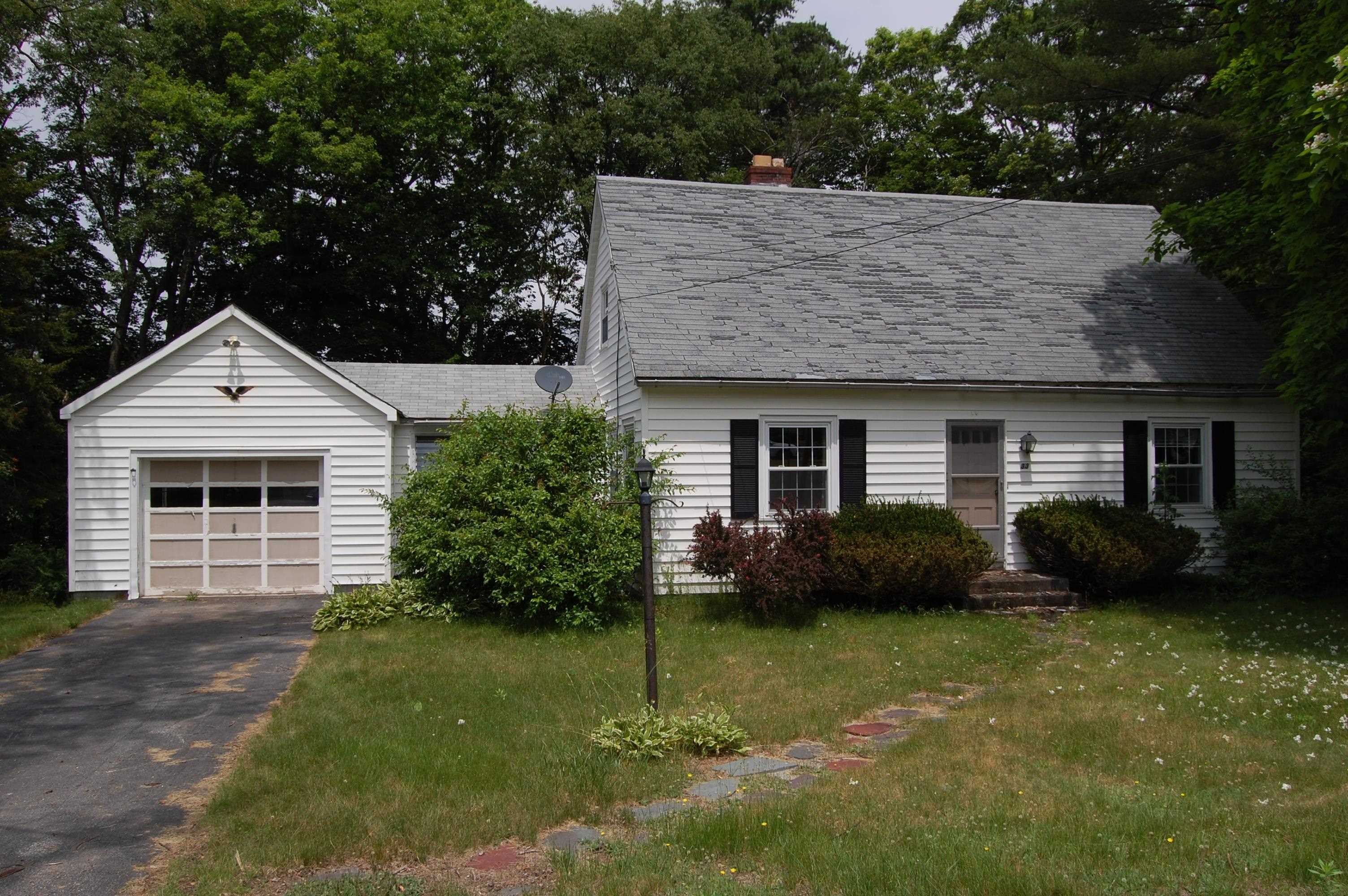 Property Photo:  33 Knollcrest Road  NH 03045 