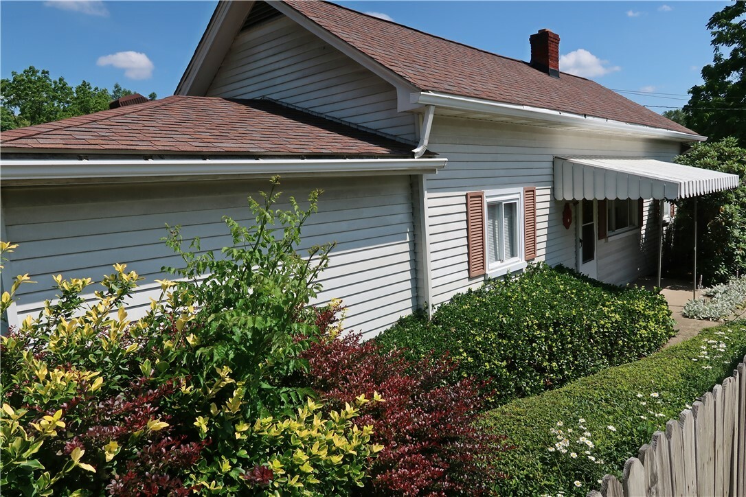 Property Photo:  506 Manor Harrison City Rd  PA 15636 