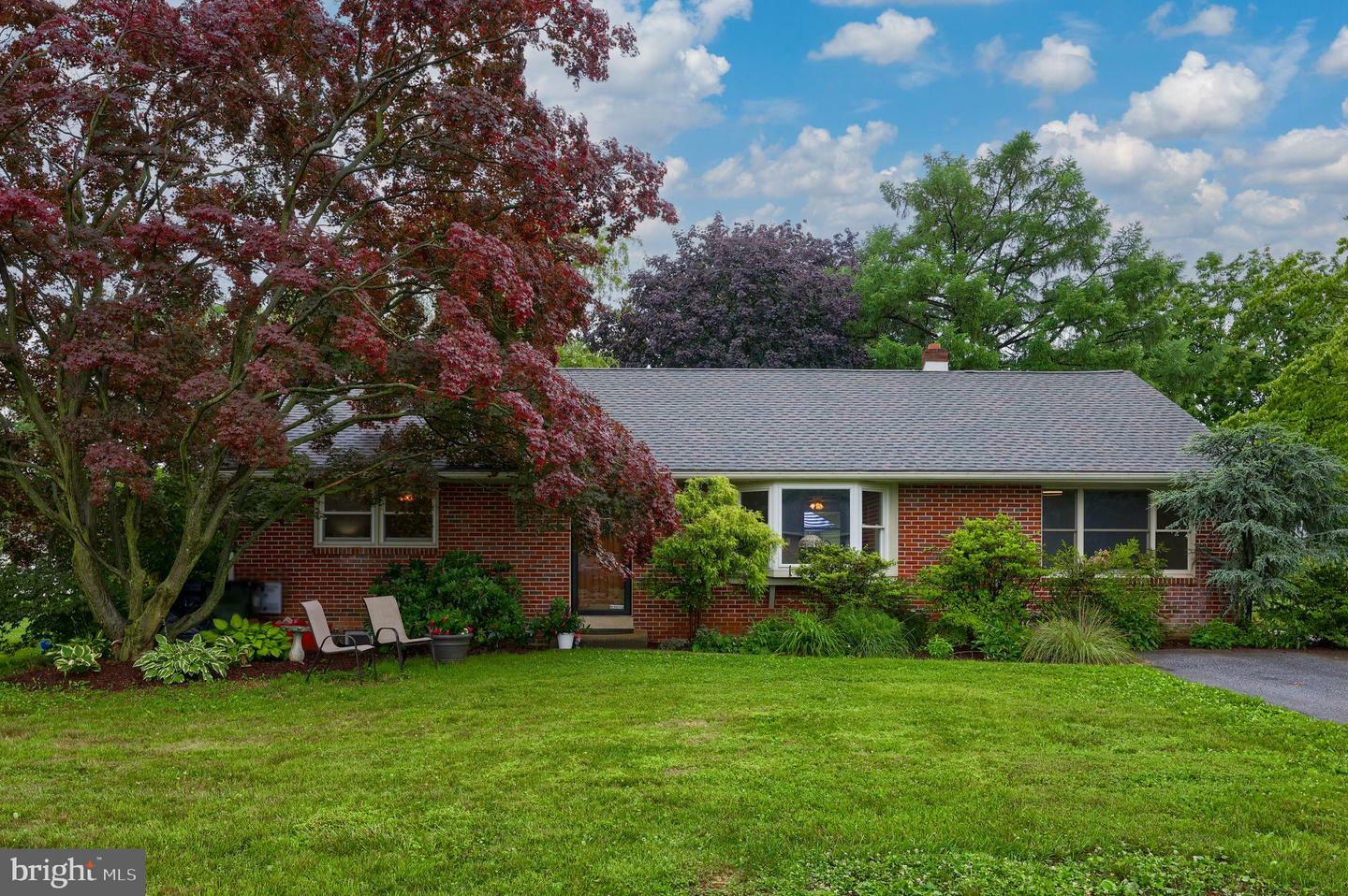 Property Photo: 46 Sunrise Avenue PA 17601