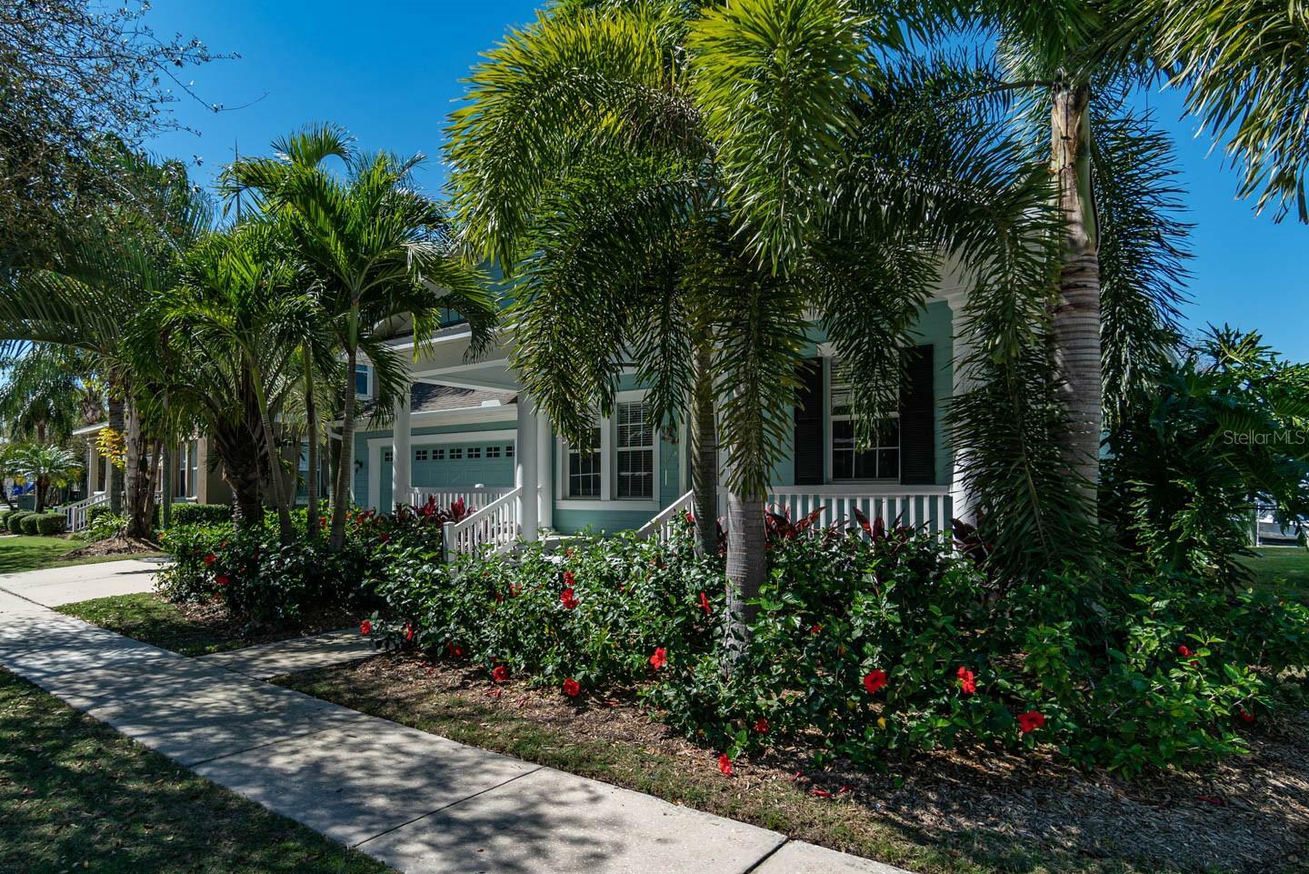 Property Photo:  404 Islebay Drive  FL 33572 