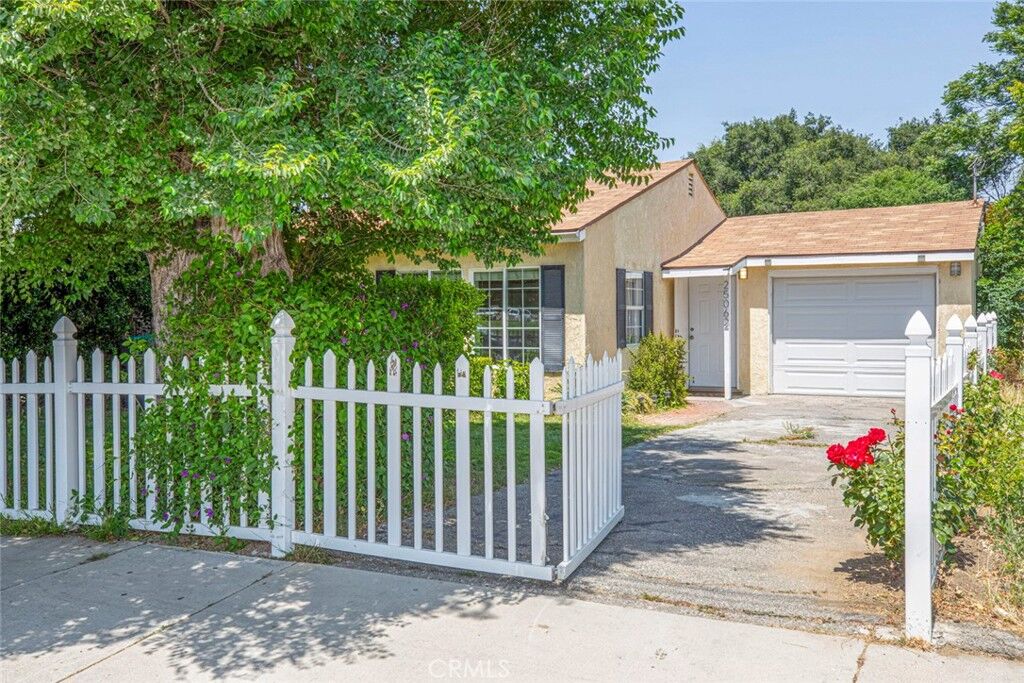 Property Photo:  25062 Newhall Avenue  CA 91321 