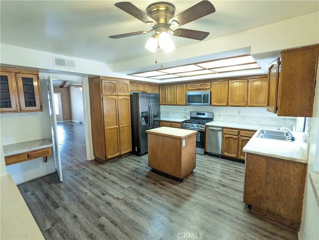 Property Photo:  18323 Arminta Street  CA 91335 