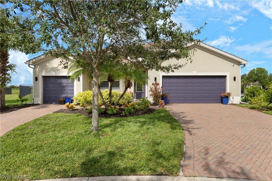 Property Photo:  15501 Pricklegrass Court  FL 33920 