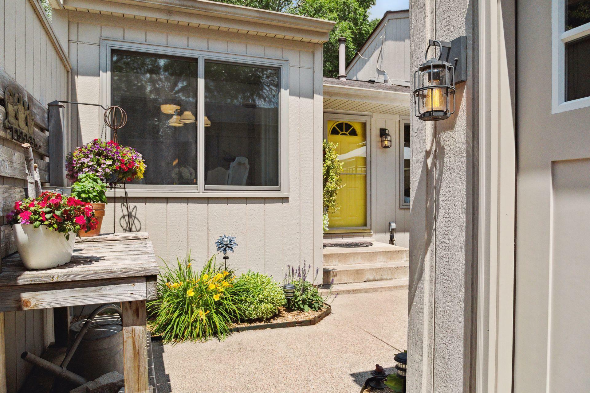 Property Photo: 1623 Black Oaks Place N MN 55447