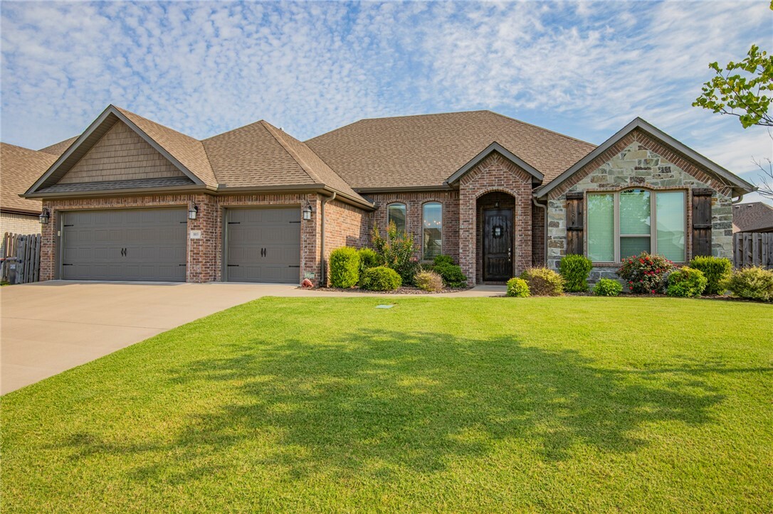 Property Photo:  803 Bellmara Circle  AR 72718 