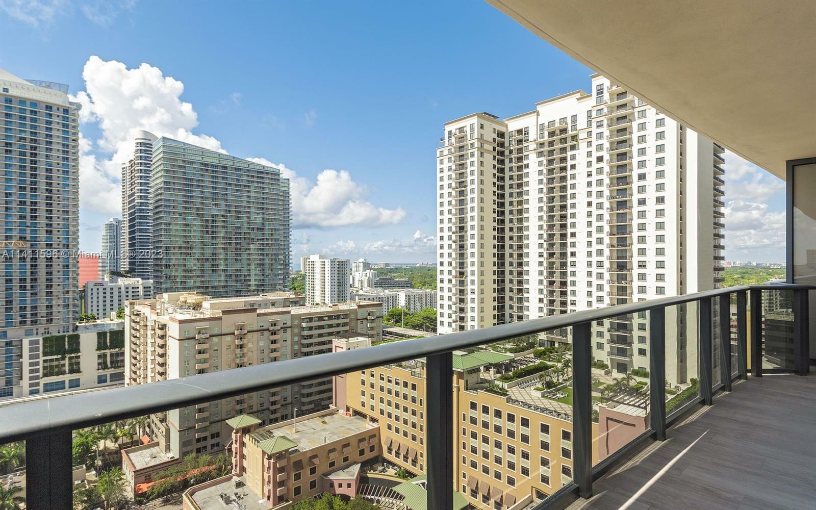 Property Photo: 45 SW 9 Street 1605 FL 33130