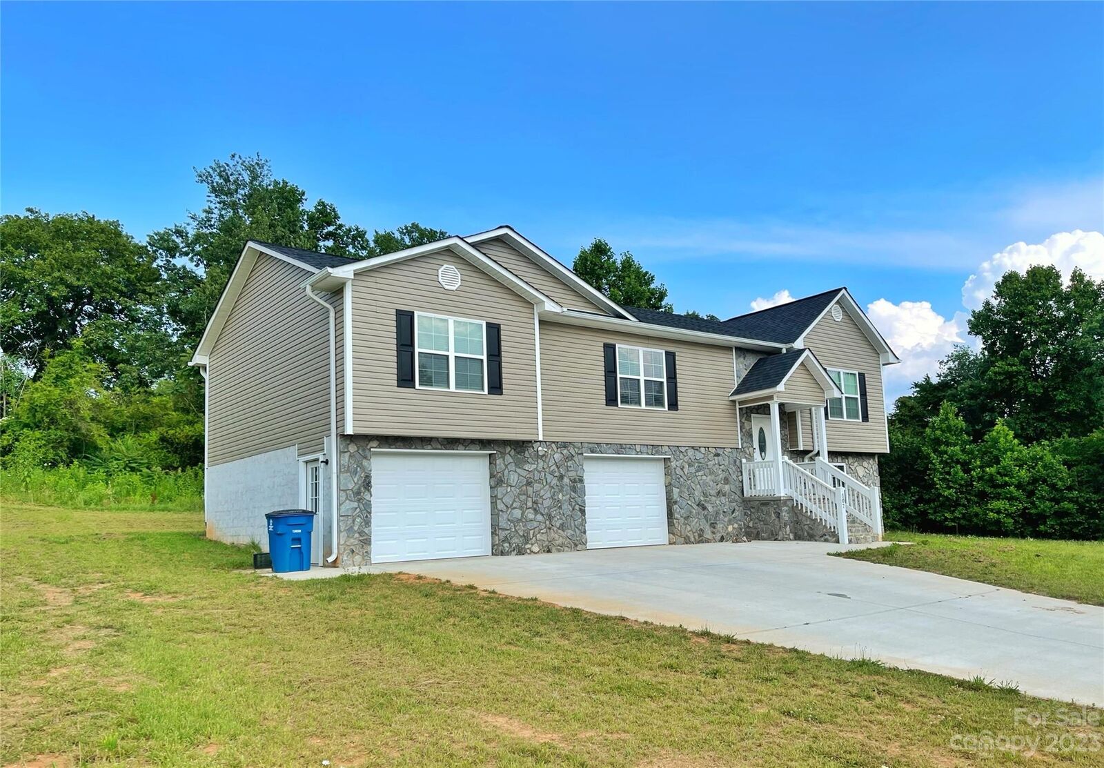 Property Photo:  107 Green Fields Lane  NC 28655 