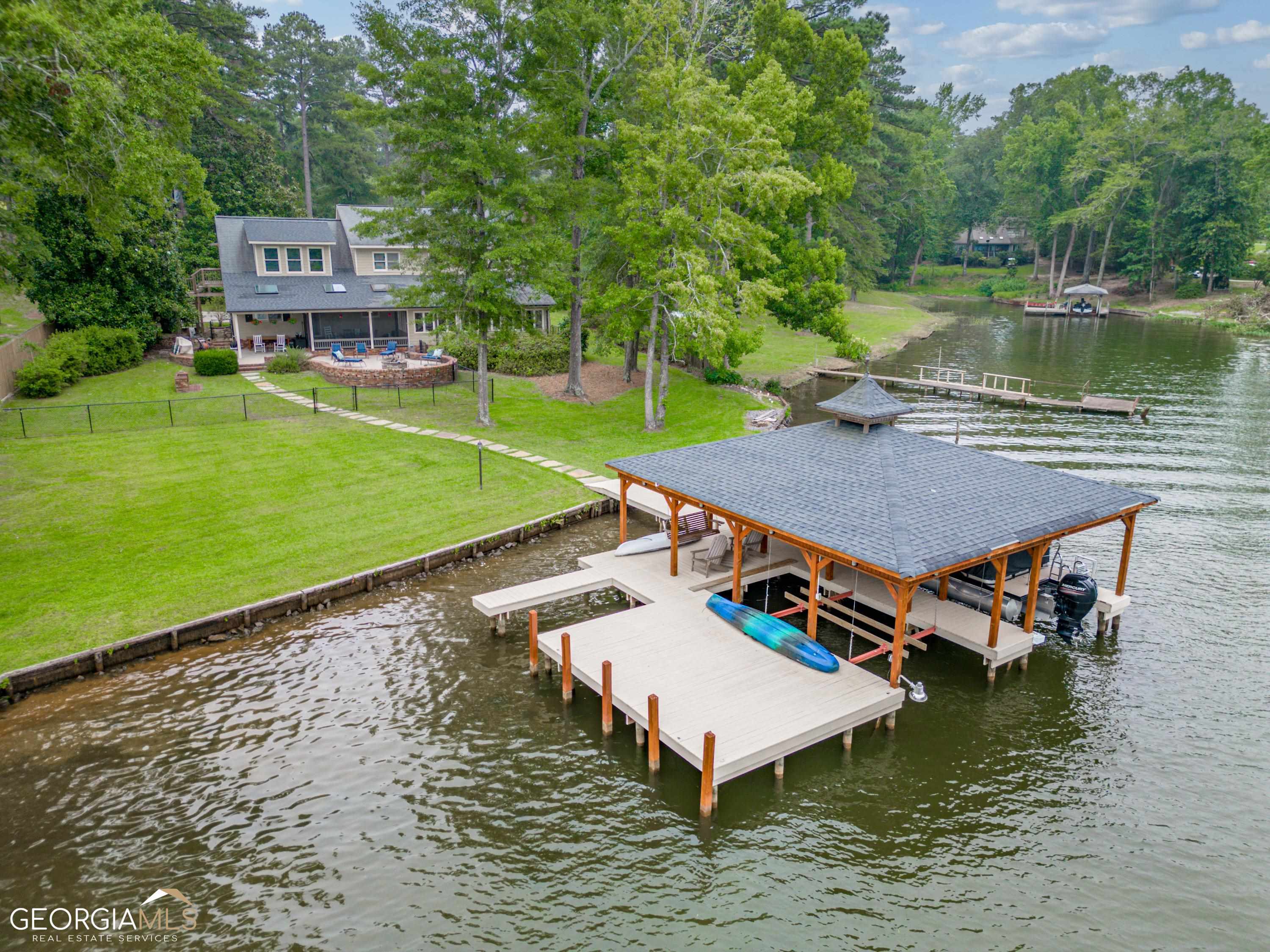 Property Photo:  205 W Lakeview Drive  GA 31061 