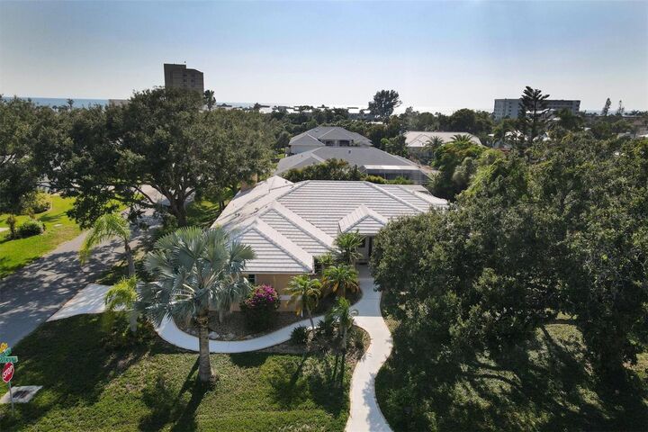 Property Photo:  626 Hibiscus Drive  FL 34285 