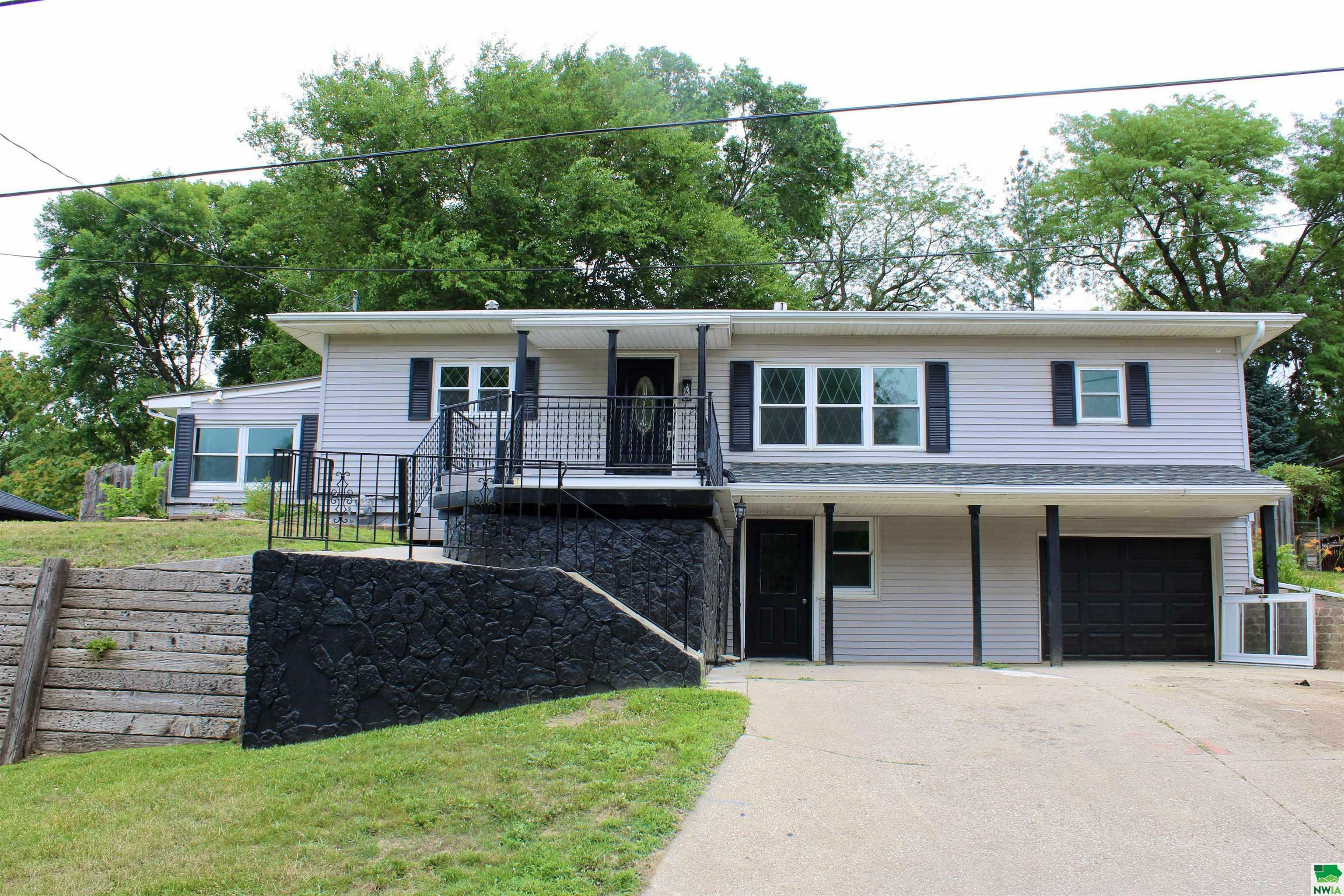 2712 S Patterson St  Sioux City IA 51106 photo