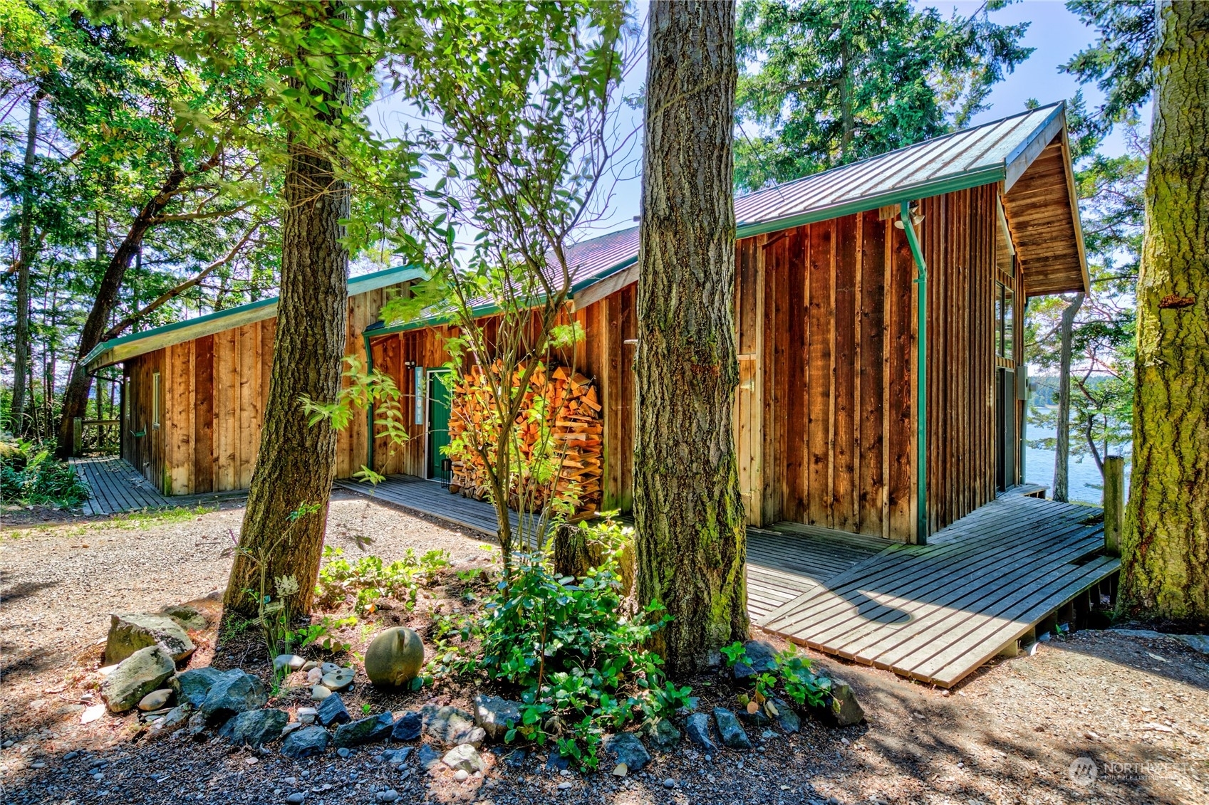 Property Photo:  211 Madrona Road  WA 98358 