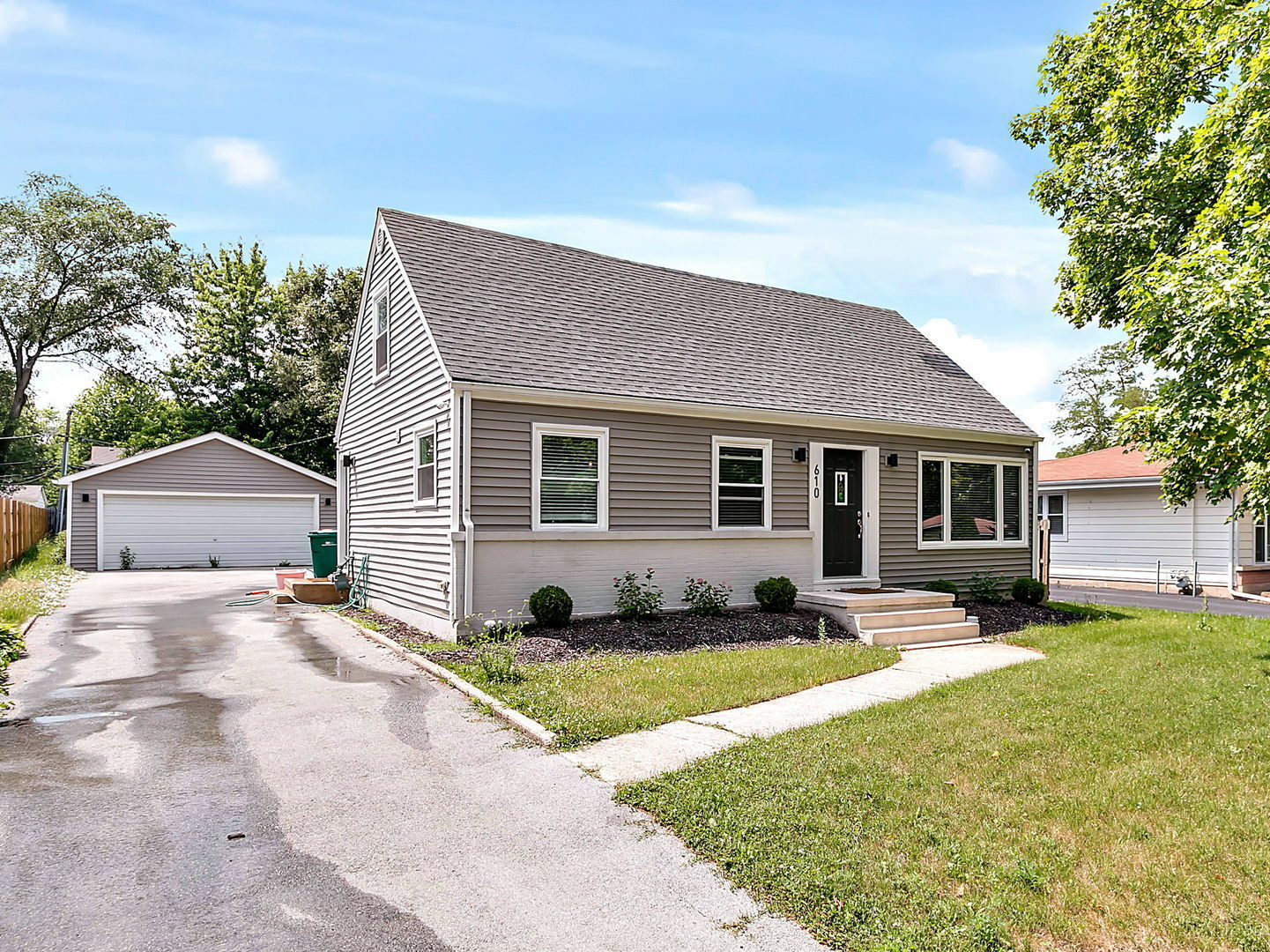 Property Photo:  610 N La Londe Avenue  IL 60148 