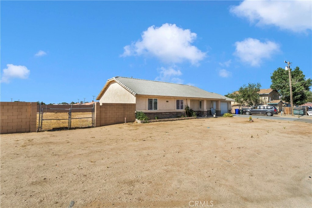 Property Photo:  20918 Sioux Road  CA 92308 