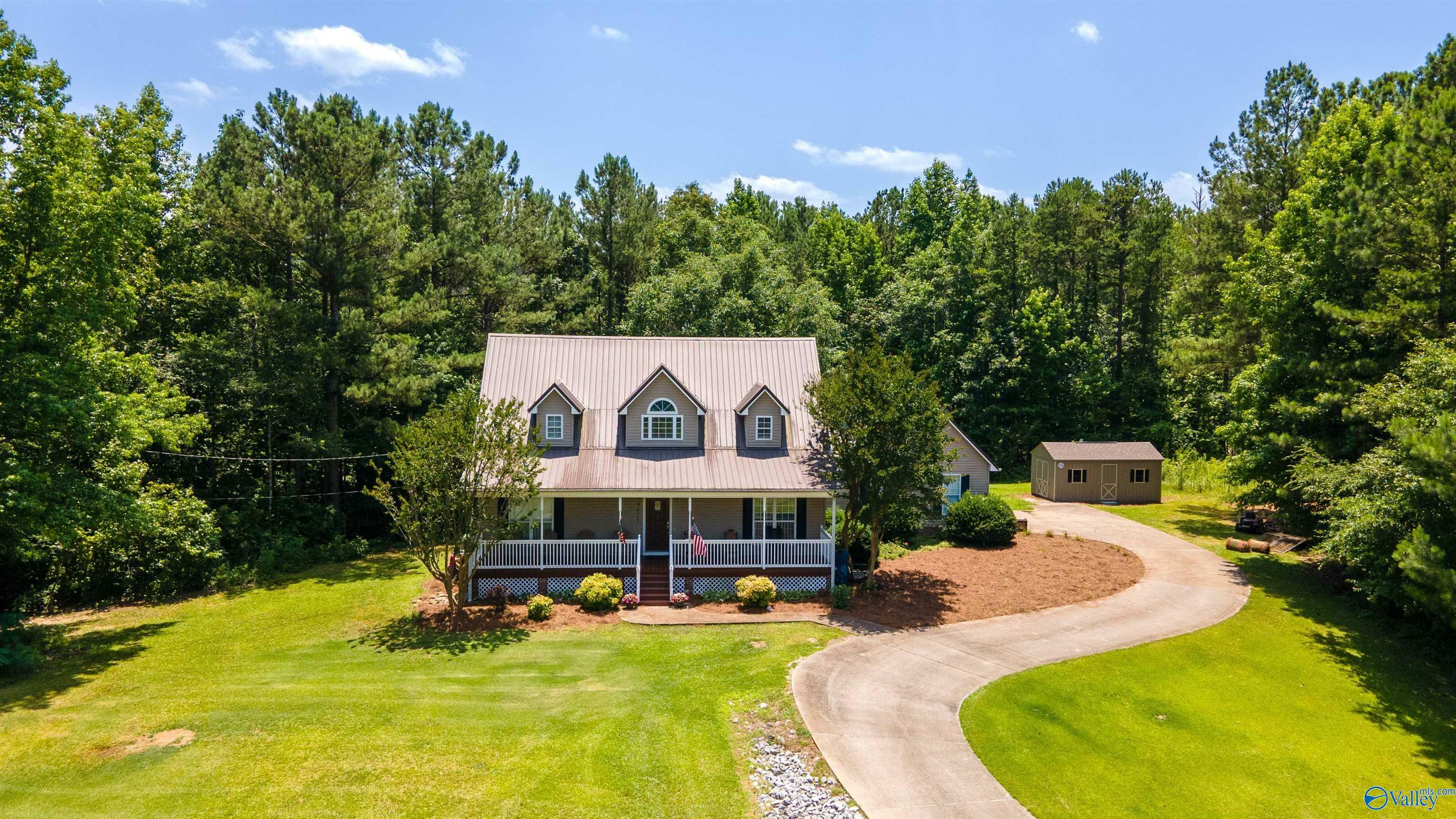 Property Photo:  9451 Fords Valley Road  AL 35905 