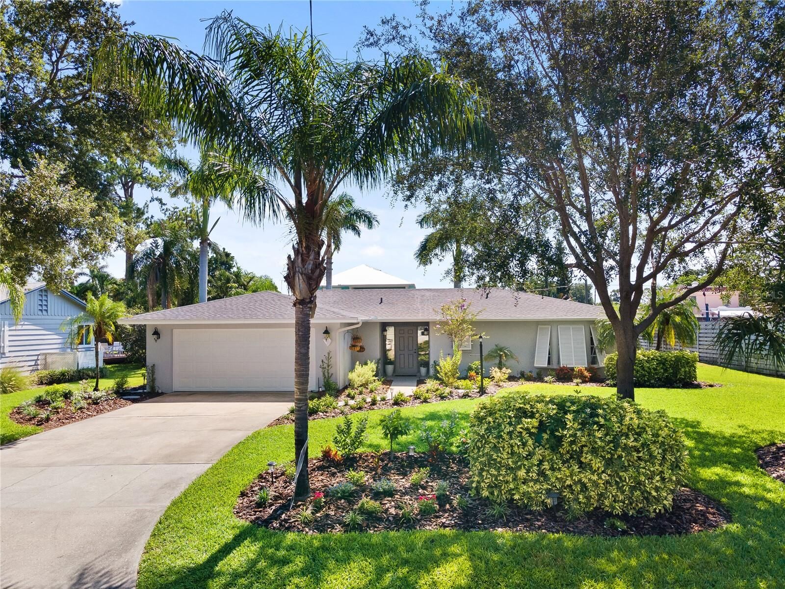 Property Photo:  5929 Wildwood Avenue  FL 34231 