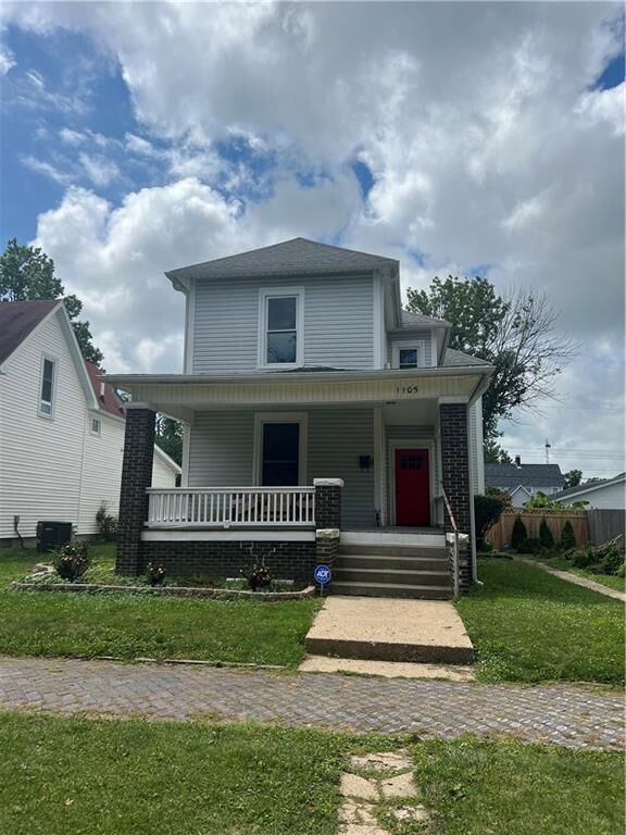 Property Photo:  1105 Lafayette Avenue   61938 