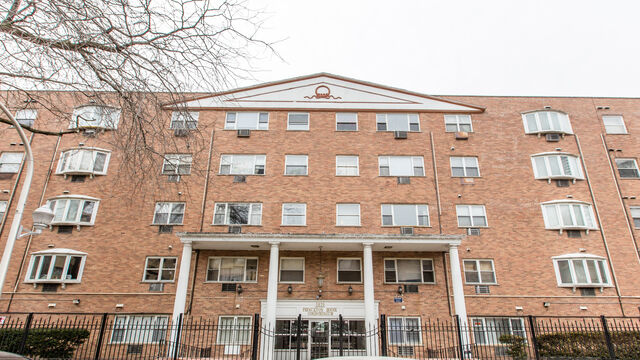Property Photo: 5920 N Kenmore Avenue 501 IL 60660