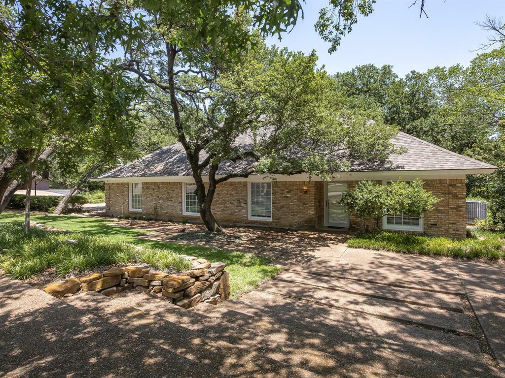 Property Photo:  310 Mockingbird Lane  TX 76086 