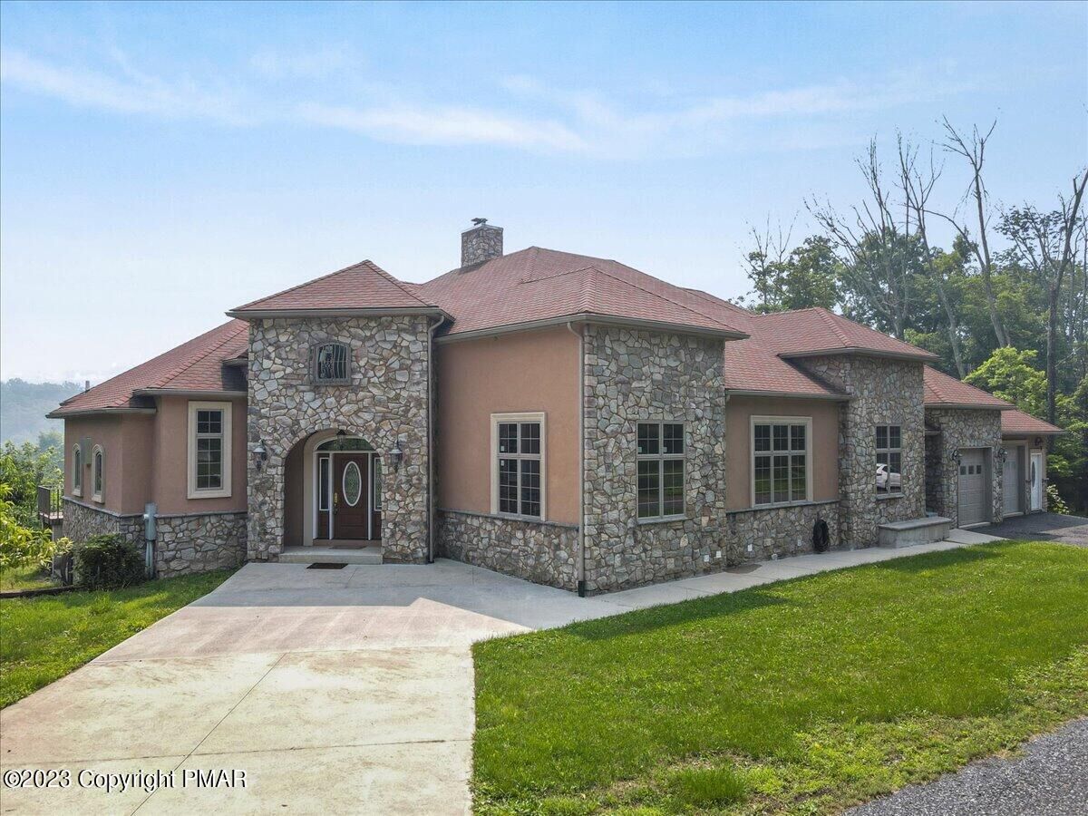 Property Photo:  201 Washington Boulevard  PA 18013 