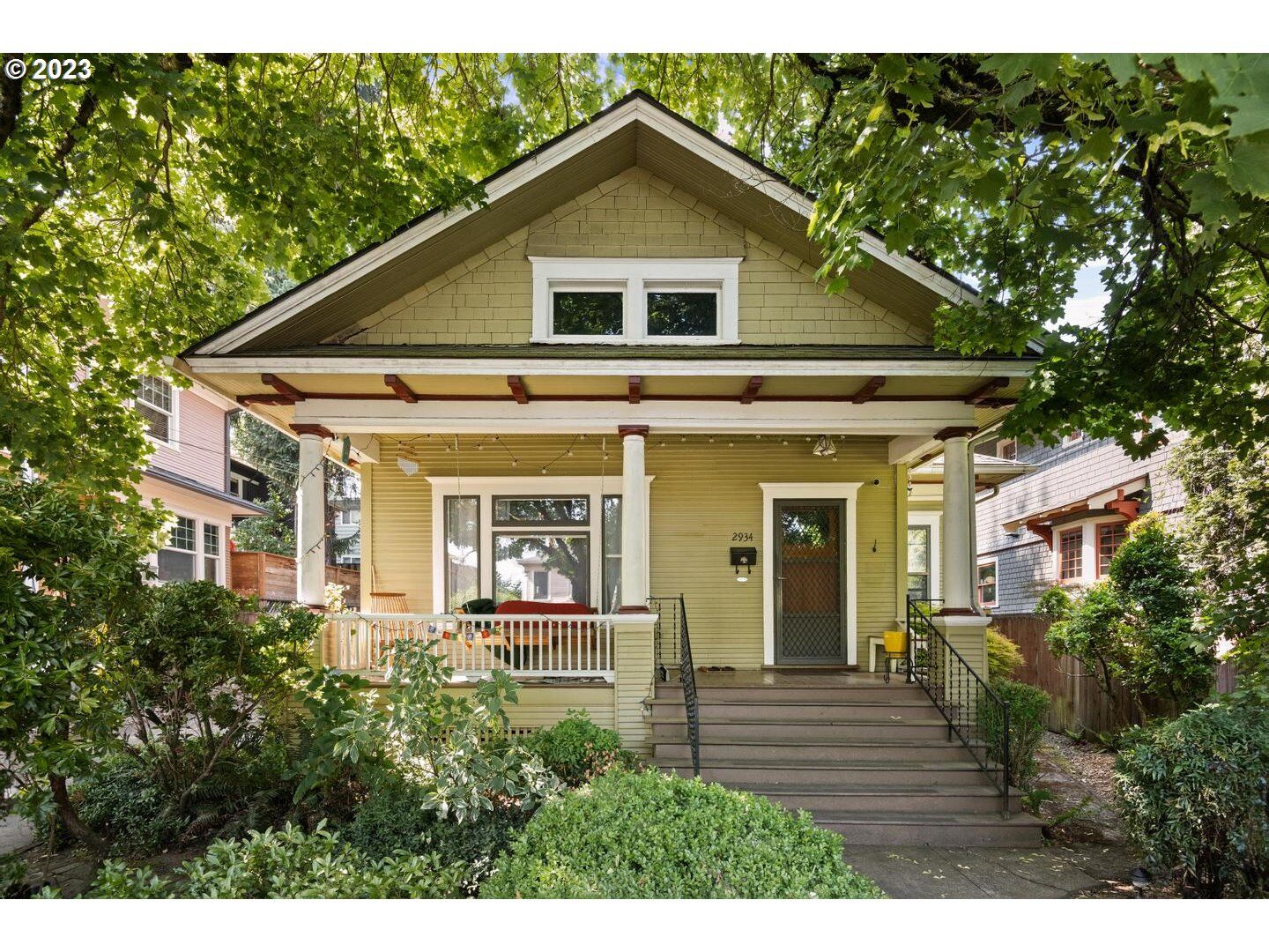 3 bed Portland home for sale 2934 SE Yamhill St, Portland, OR 97214